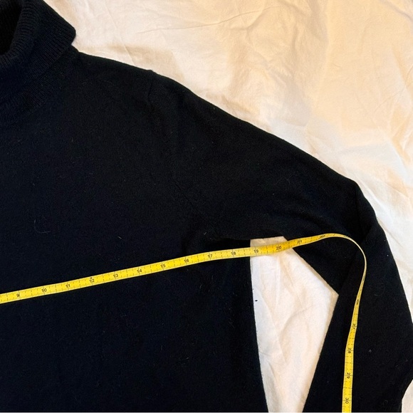 Lands End 💯 cashmere sweater  / black/  turtle neck / Medium - Picture 4 of 7